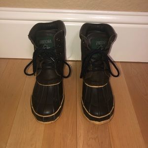 Yukon snow boots